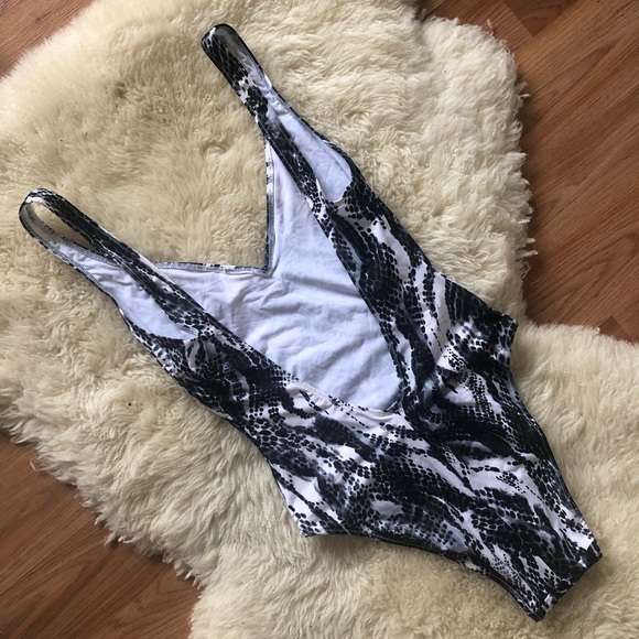 Cosabella One-Piece Swimsuit - Gorgeous! - Picture 3 of 5